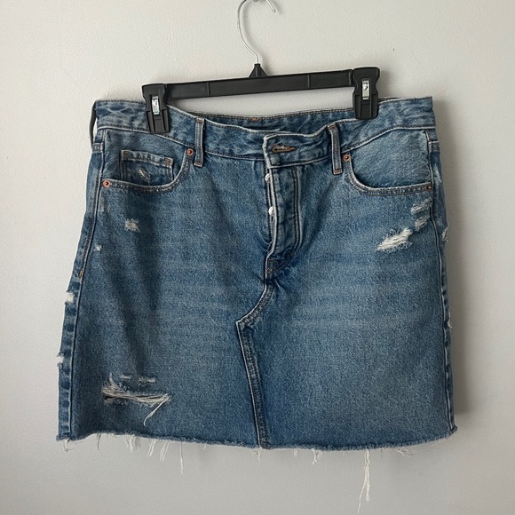 Old Navy Dresses & Skirts - Old Navy distressed Jean skirt high waist Button fly